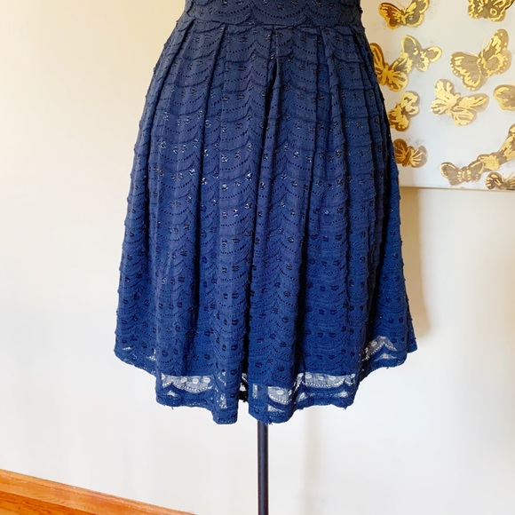 Francesca's dress scalloped blue open back size Small - Picture 4 of 10